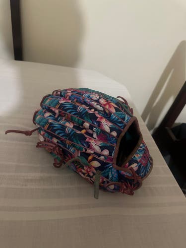 2025 Wilson A2000 RH Outfield Baseball Glove 12.75" (Used)