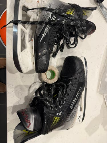 2024 Bauer Vapor Hyperlite 2 Hockey Skates Narrow Width 9.5 (Used)