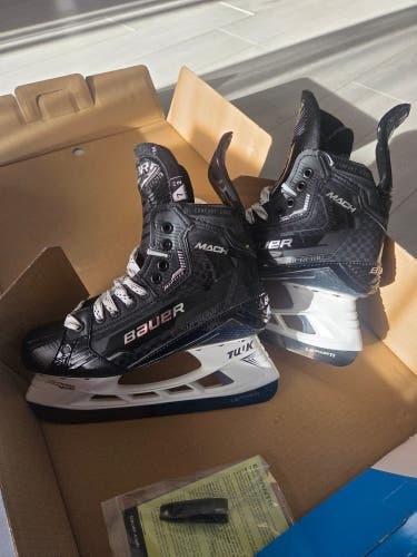 Bauer Supreme Mach Hockey Skates Regular Width Pro Stock 7 (New)