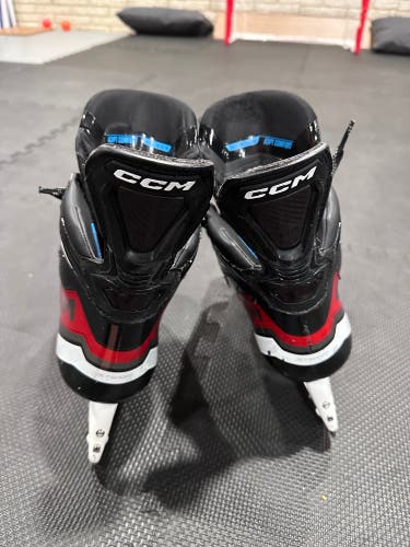 2025 CCM JetSpeed FT6 Hockey Skates Wide Width 7 (Used)