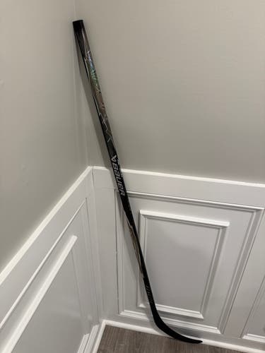 Senior Bauer Vapor FlyLite Right Handed Hockey Stick P92 (New) silver 70 flex