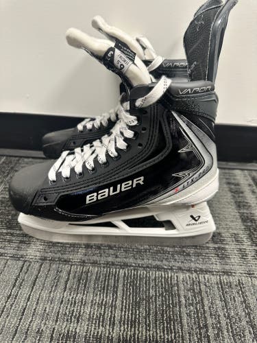 2025 Bauer Vapor XLTX Pro+ Hockey Skates Wide Width 6.5 (New)