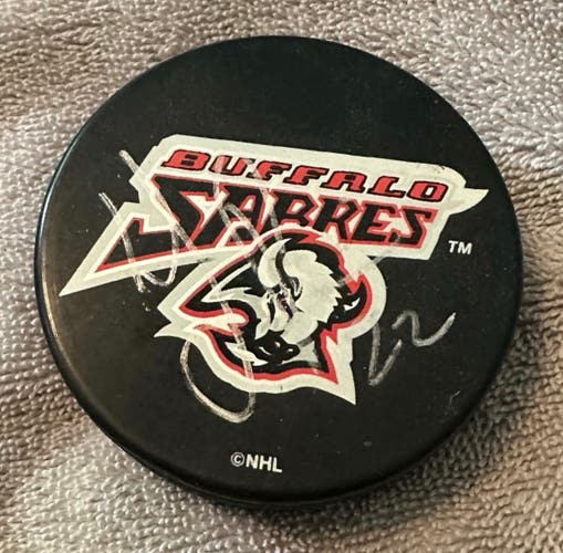 Autographed Hockey Puck 1999 Buffalo Sabres Wayne Primeau