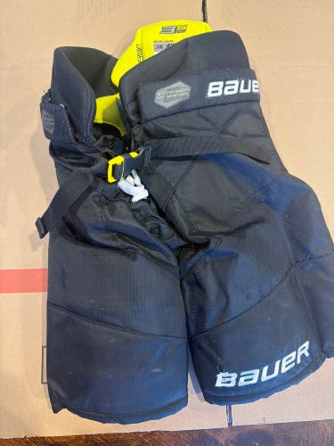 Men's Junior Large Bauer Supreme 3S Pro Hockey Pants (Used)