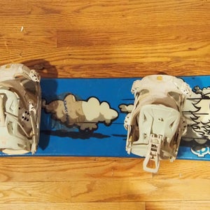 Kid's Quechua RS200 Snowboard All Mountain With Bindings Medium Flex True Twin 135 cm (Used)