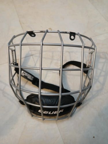 Medium Bauer Profile II Facemask Full Cage (Used)