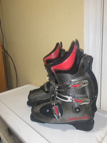 DODGE SKI BOOTS  CARBON  FIBER