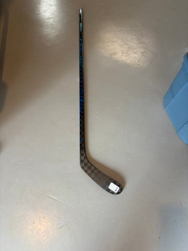 Intermediate Bauer Pulse Right Handed Hockey Stick P28 65 Flex (New)