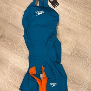 NEW Speedo Fastskin LZR Pure Valor Women's (Size 28) - *Includes FREE SPEEDO hoodie (M)
