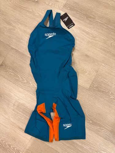 NEW Speedo Fastskin LZR Pure Valor Women's (Size 28) - *Includes FREE SPEEDO hoodie (M)