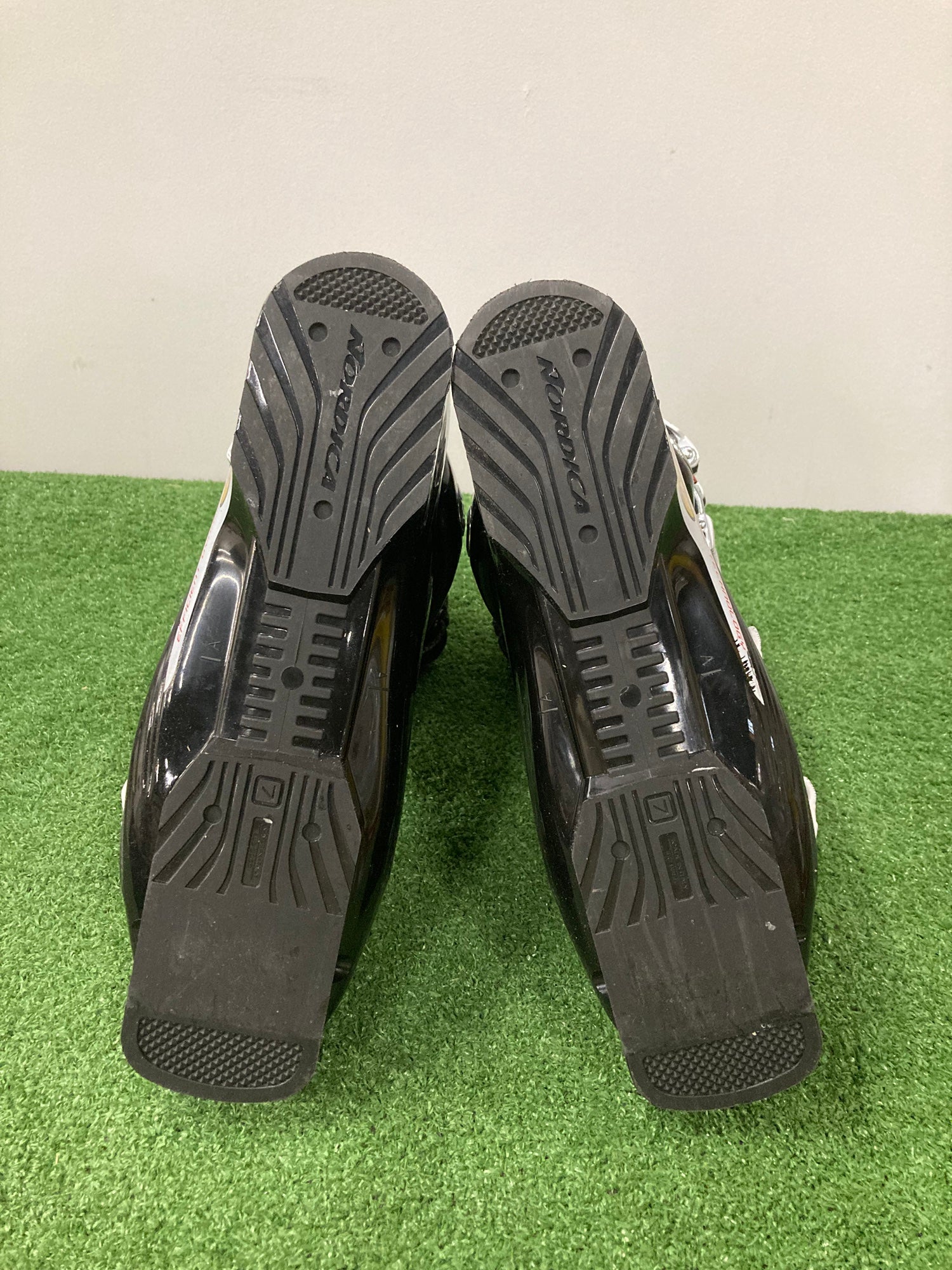 NORDICA DOBERMANN GP 110 SKI BOOT | SidelineSwap | Buy and Sell on