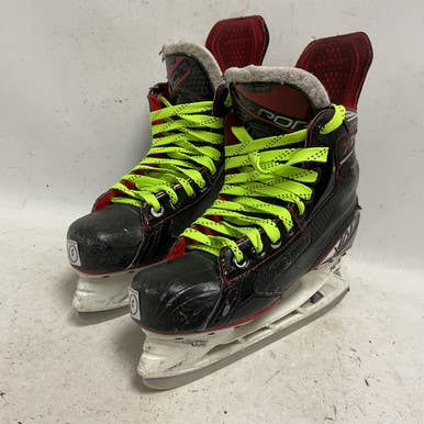 Used Bauer VAPOR X2.7 Junior Hockey Skate Junior 05 11855-S000196258
