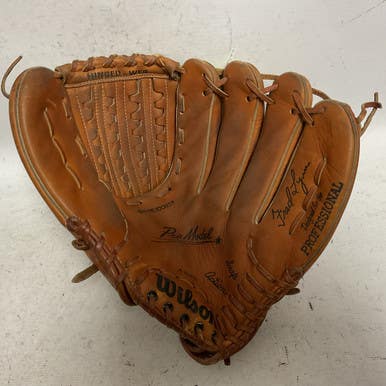 Used Wilson A2220 BB/SB Glove RH Throw Orange 13" 11855-S000196300