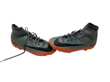 Used Nike Soccer Cleats Grey Junior 05 11347-S000262730