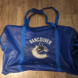 Vancouver Canucks Pro Stock Return Game Used Hockey Equipment Bag 4ORTE