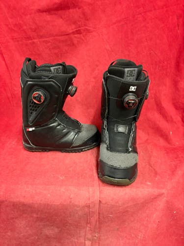 Snowboard Boots: Men's Size M 7.0 (W 8.0) DC Snowboard Boots (Used)