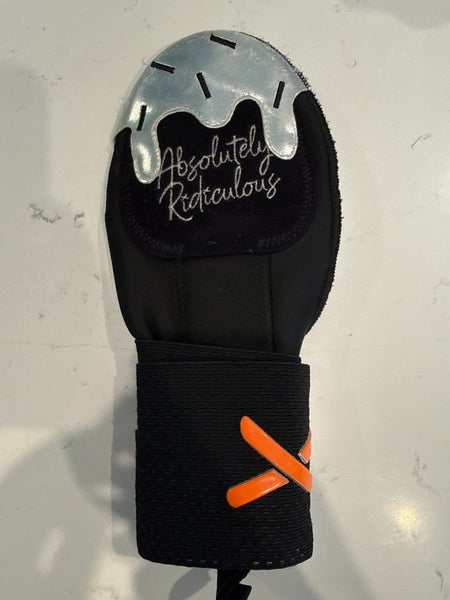 ABSOLUTELY RIDICULOUS Molten Metal Ice Cream Sliding Mitt