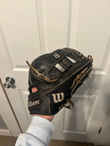 Wilson A2000 Superskin RH Infield Baseball Glove 11.5" (Used)