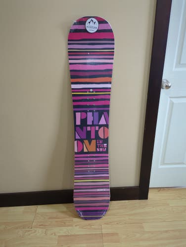 Altitude model called "Phantom In The Sun" 136cm rocker or hybrid camber.