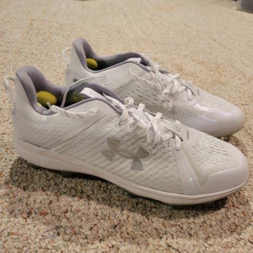 White Men's Size M 14.0 (W 15.0) Adult Under Armour Low Top Molded Cleats (New)