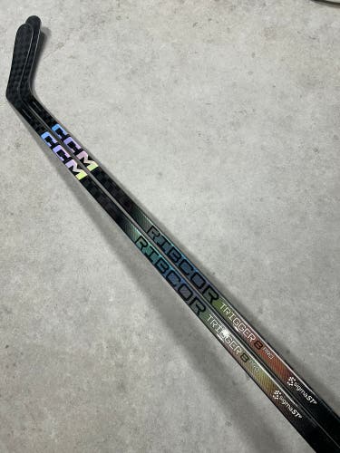 2 PACK 100 Flex P29 Senior CCM RibCor Trigger 8 Pro Right Hand Hockey Stick Pro Stock NHL (New)