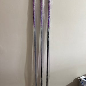 Intermediate Bauer Vapor Flylite Left Hand Hockey Stick P28M 55 Flex (New)