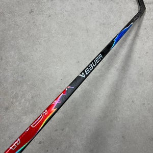 77 Flex P28 Senior Bauer Vapor Flylite Left Hand Hockey Stick (Used) Pro Stock