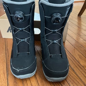 Men's Size M 9.5 (W 10.5) K2 Raider Snowboard Boots Medium Flex All Mountain (Used)