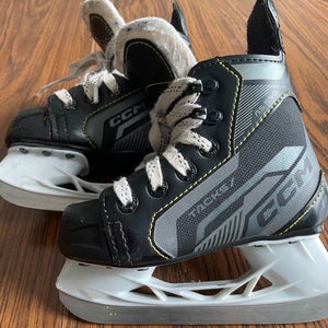CCM AS-550 Hockey Skates Youth 8 (Used)
