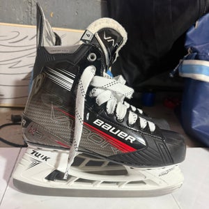 2022 Bauer Vapor X3 Hockey Skates Regular Width 9 (Used)