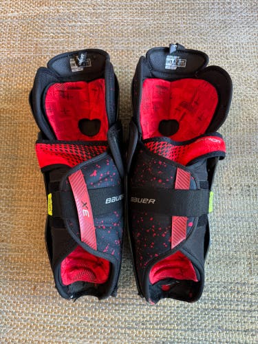 Intermediate Bauer Vapor 3X 13" Shin Pads (Used)