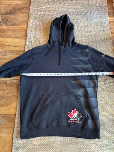 Black Men's Large Nike Sweatshirt (Used)