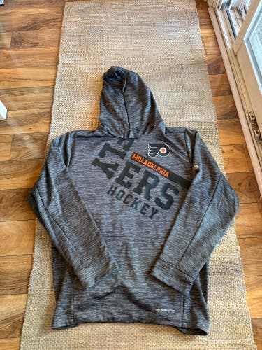 Men's Large Majestic Sweatshirt (Used)