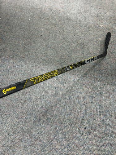 Intermediate CCM Tacks AS-V Hockey Stick | LH P28