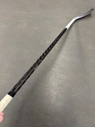 Senior PRO Hockey Stick Right Handed 75 Flex (Used)