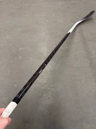 Senior PRO Hockey Stick Right Handed 75 Flex (Used)