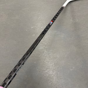 Intermediate Bladetech Custom Hockey Stick Right Handed P90TM 67 Flex (Used)