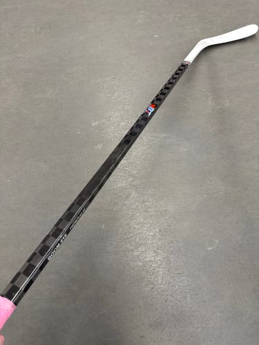 Intermediate Bladetech Custom Hockey Stick Right Handed P90TM 67 Flex (Used)