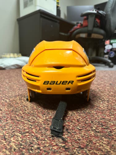 Medium Bauer 7500 Helmet (Used)