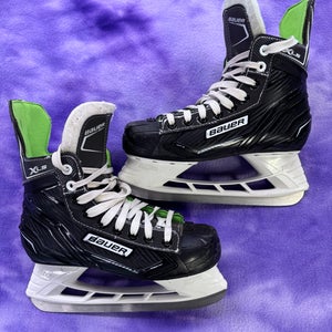Intermediate Bauer XLS Hockey Skates Regular Width Size 4 (Used)
