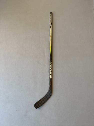 Used 77 Flex P88 Senior Bauer Vapor Hyperlite 2 Right Handed Hockey Stick