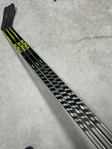 3 PACK 85 Flex P28 Senior Warrior Alpha LX20 Right Hand Hockey Stick Pro Stock (New)
