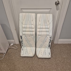 33" 2025 True Catalyst Px5 Goalie Leg Pads (Used)