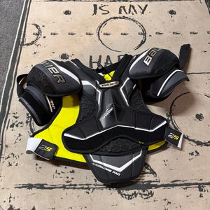 Men's Large Intermediate Bauer Supreme 2S Shoulder Pads (New)
