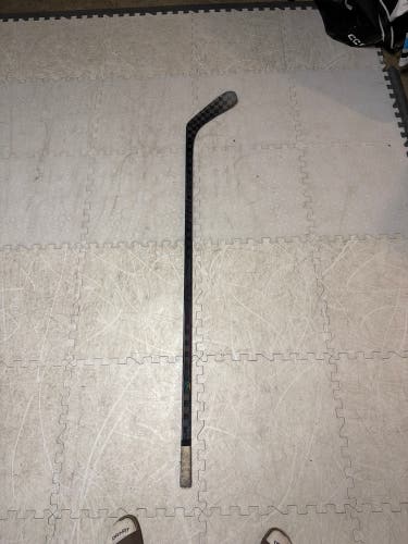 Intermediate Bauer Proto2 Right Handed Hockey Stick P28 65 Flex (Used)