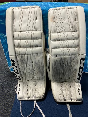 34" Senior CCM Extreme Flex 3 Goalie Leg Pads (Used)