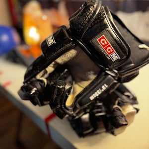 CCM 852 Tacks Gloves 13" (Used)