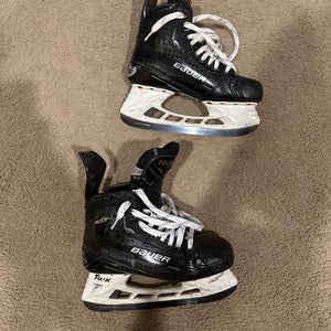 2022 Bauer Supreme Mach Hockey Skates 7.5 (Used)