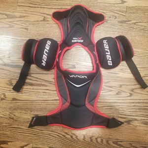 Men's Small Junior Bauer Vapor X700 Shoulder Pads (Used)