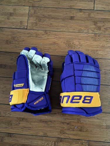 Bauer Pro Series Custom Pro Stock Hockey Gloves 14".  Purple and Gold